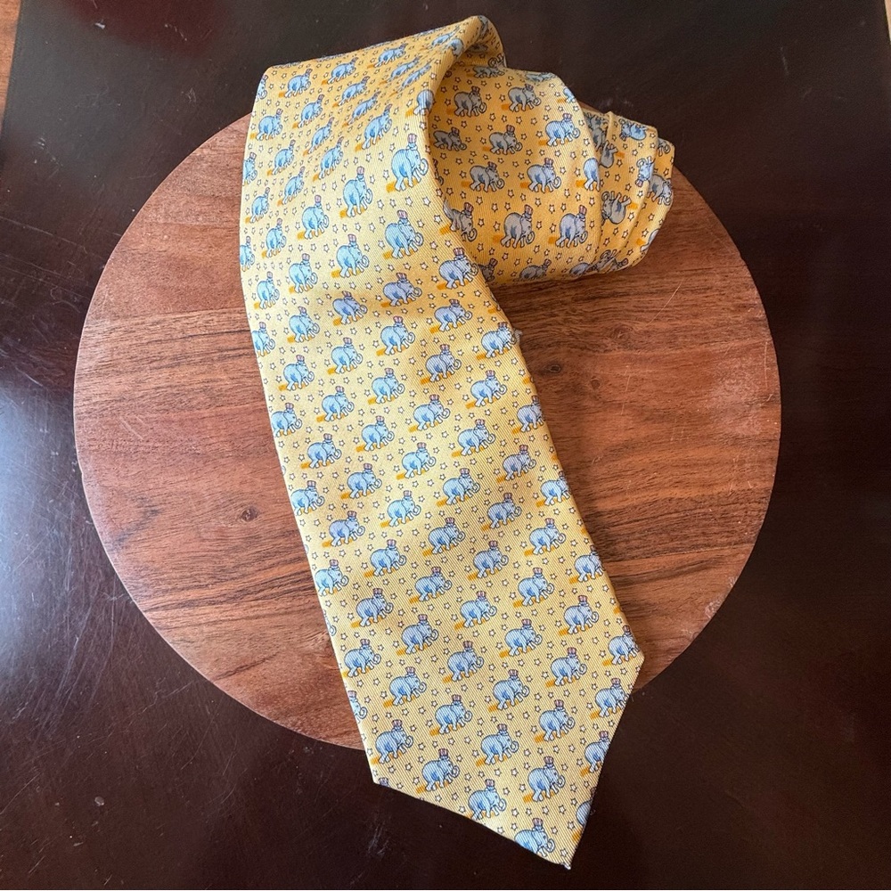 Vineyard Vines Custom Collection 100% Silk Elephant w/hat Republican Print Tie
